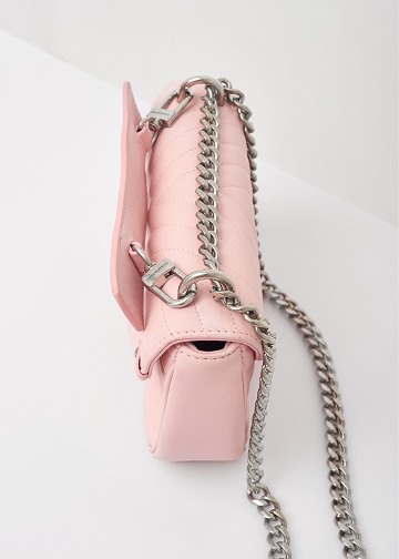 Handbag chain detail