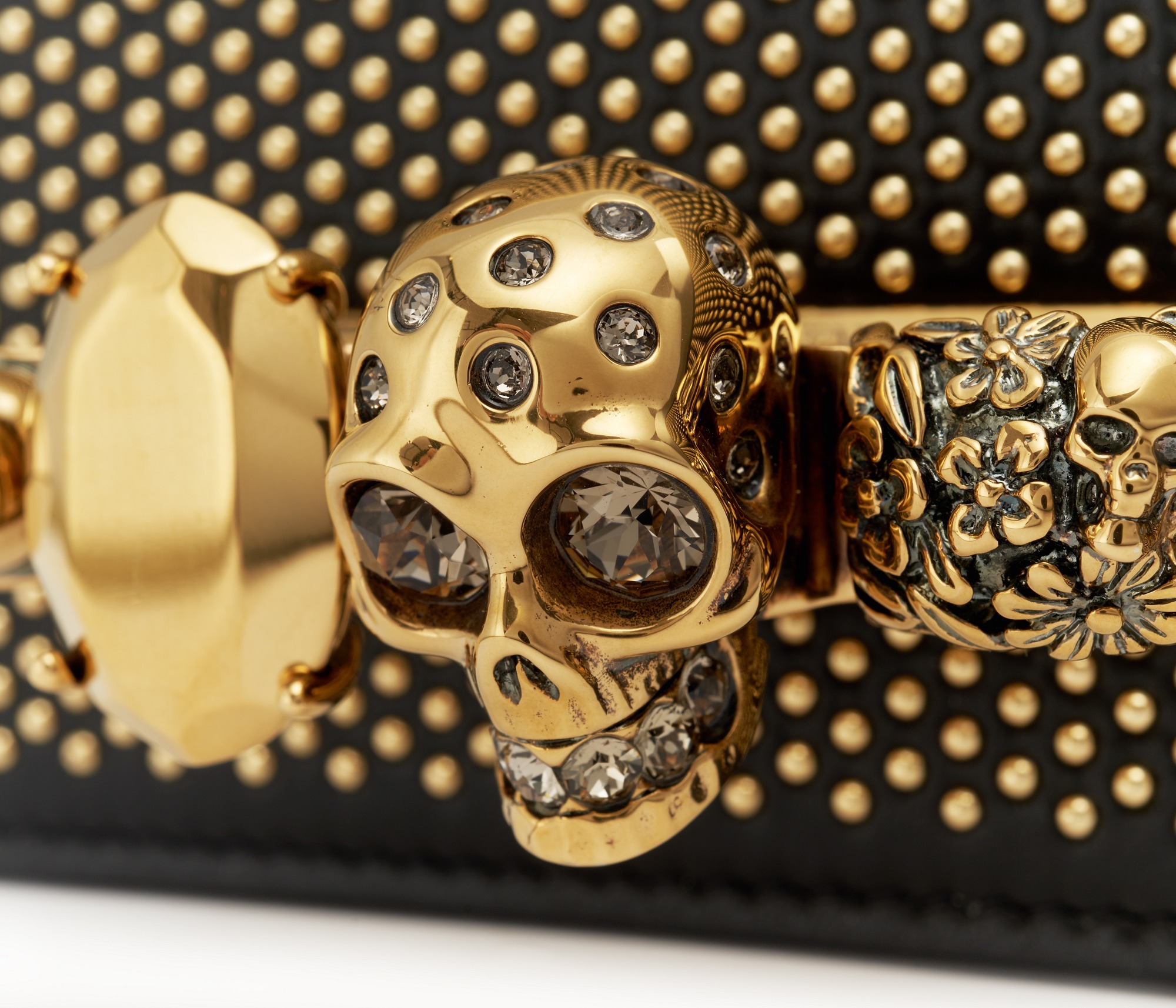 Skull crystal detail