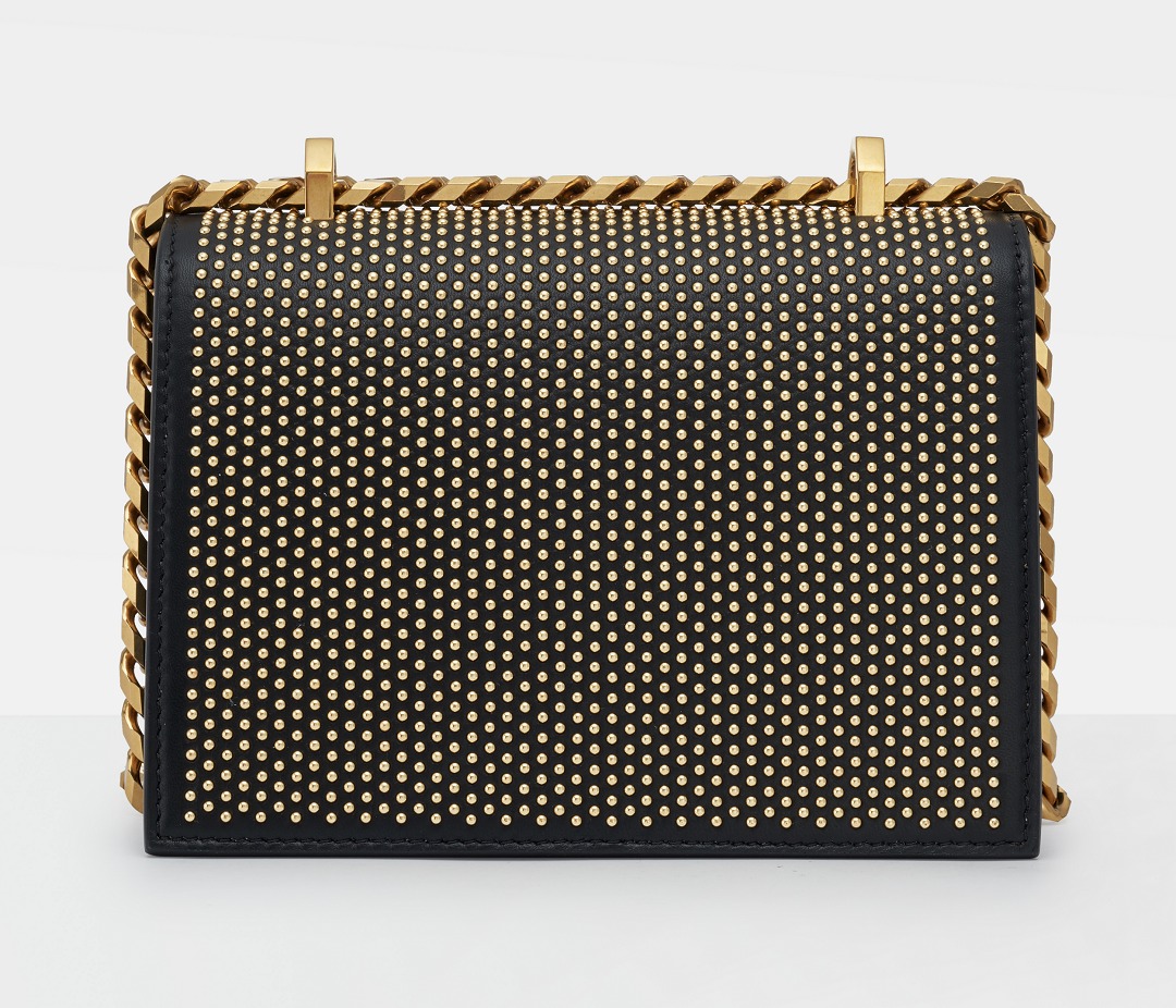 Stud detail