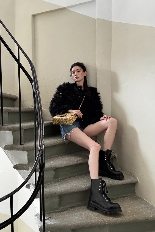 Xi Mengyao with Victoire Bag