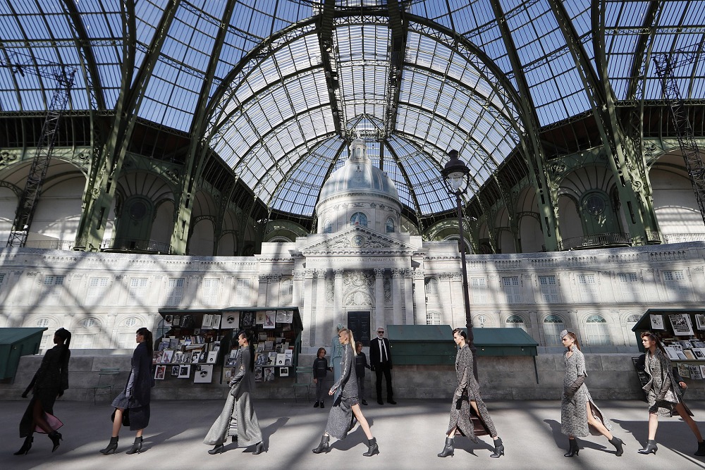 CHANEL Fall/Winter 2018 Haute Couture Show