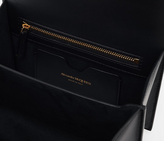 Card slot