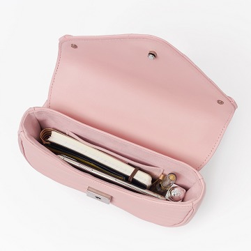 Handbag contents layout