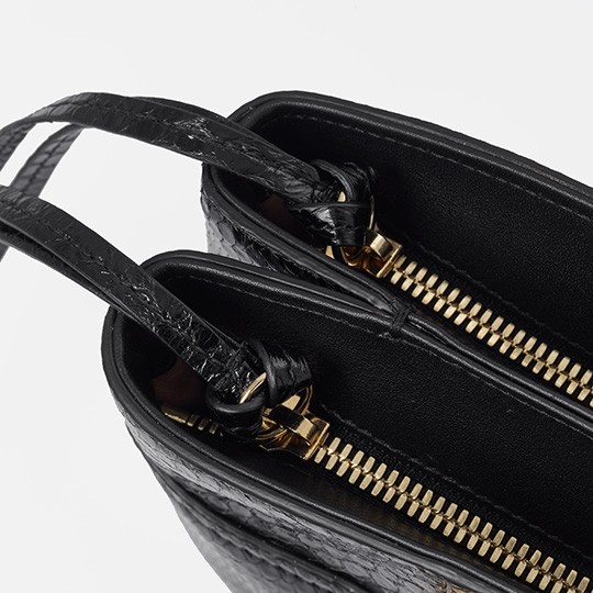 Arli zipper pull