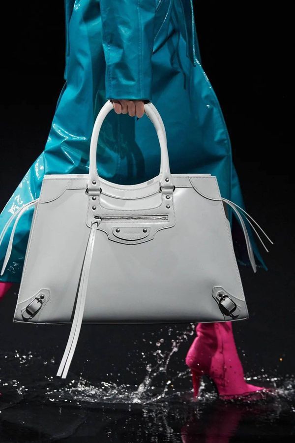 Neo Classic Runway