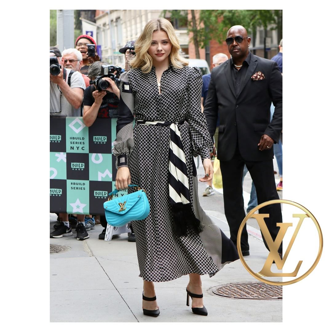 Evening style with handbag