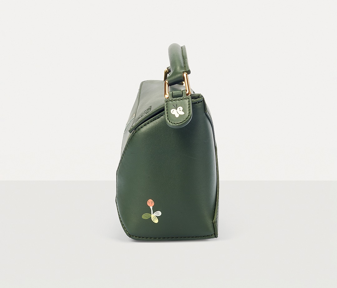 LOEWE Puzzle Bag Detail