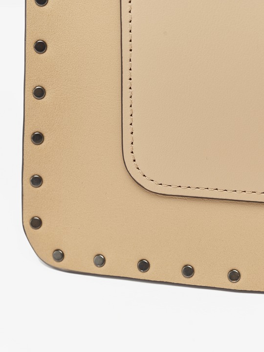 Rivet Detail 4