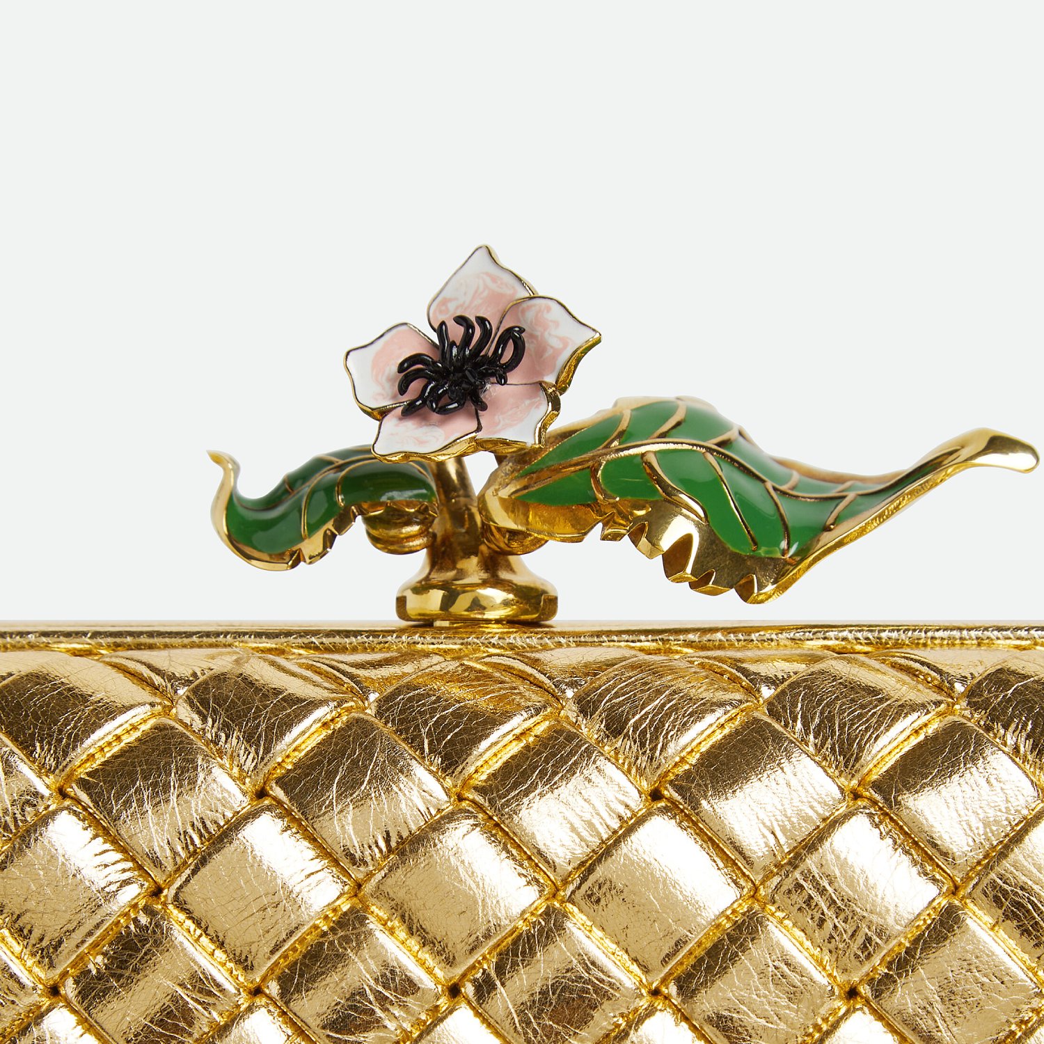 Knot Clutch