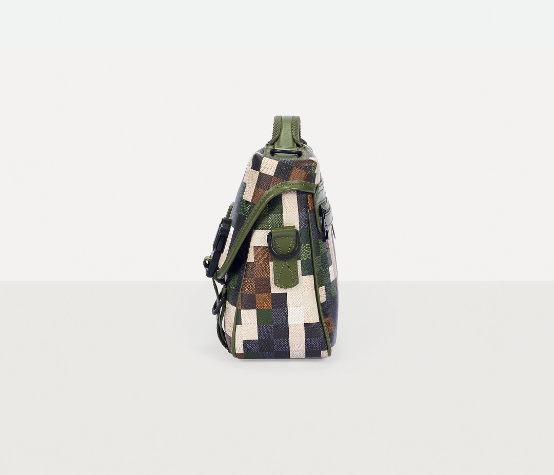 LV Trail Bag Side View