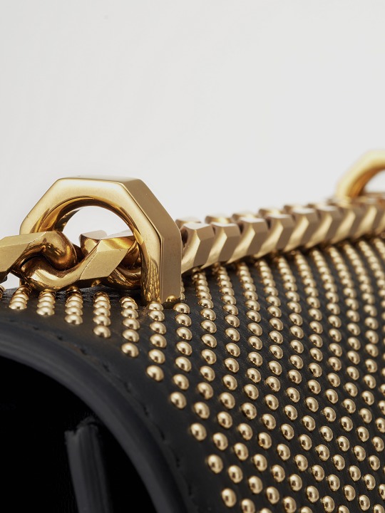Chain detail
