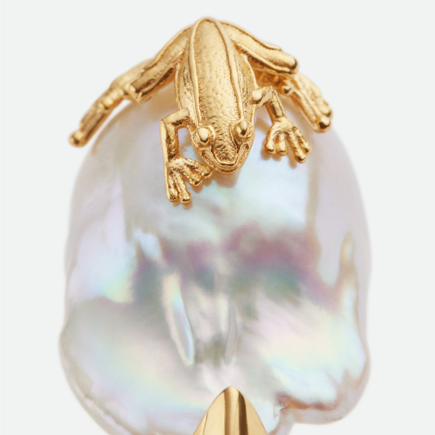 Frog and Pearl Detail