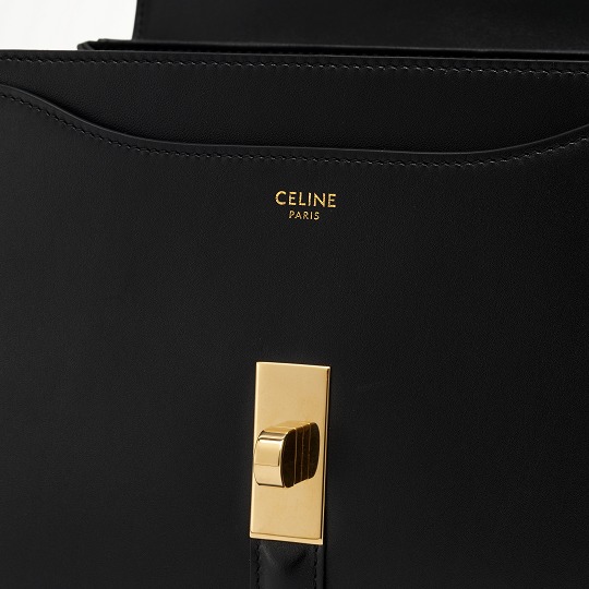 CELINE 16 Key Detail