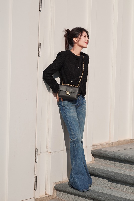 Gao Yuanyuan with Victoire Bag