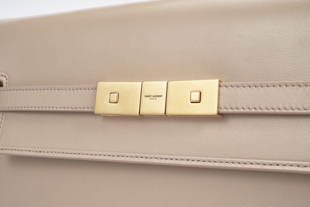 Metal Clasp Detail