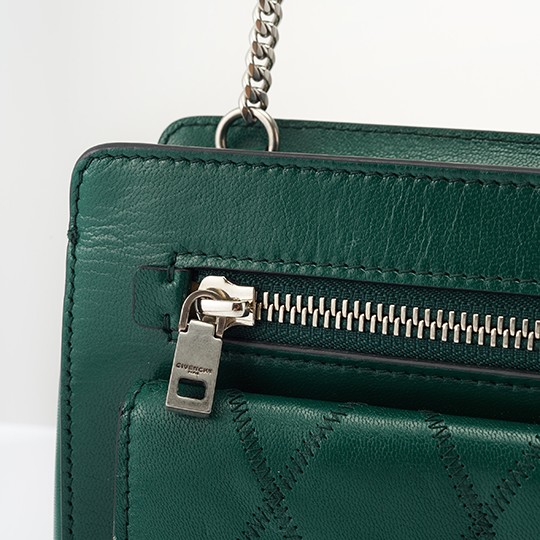Zippered pocket detail