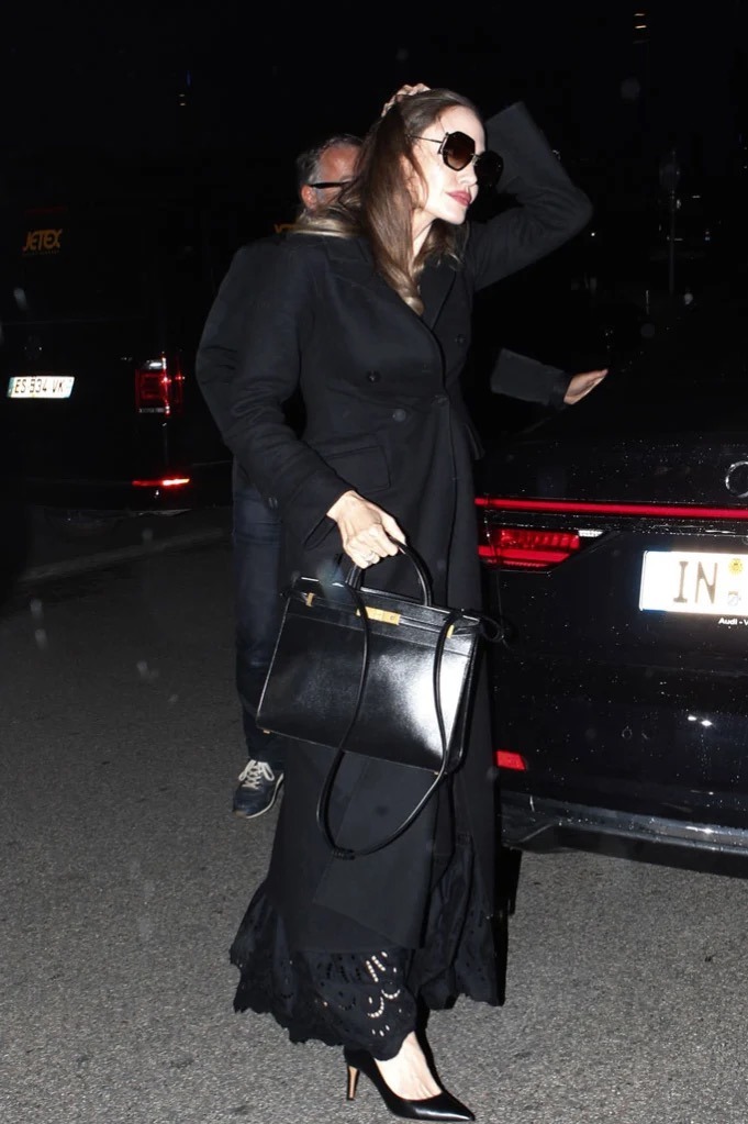 Angelina Jolie with Manhattan Bag