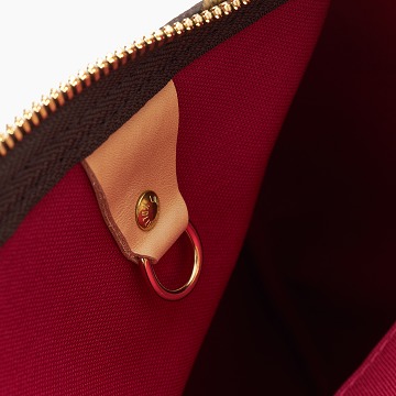 Zipper detail