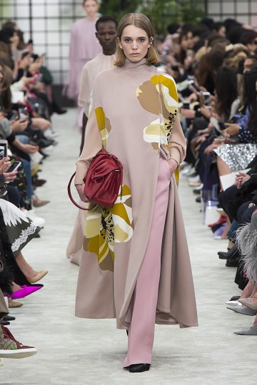 Valentino FW18 Runway Look 2