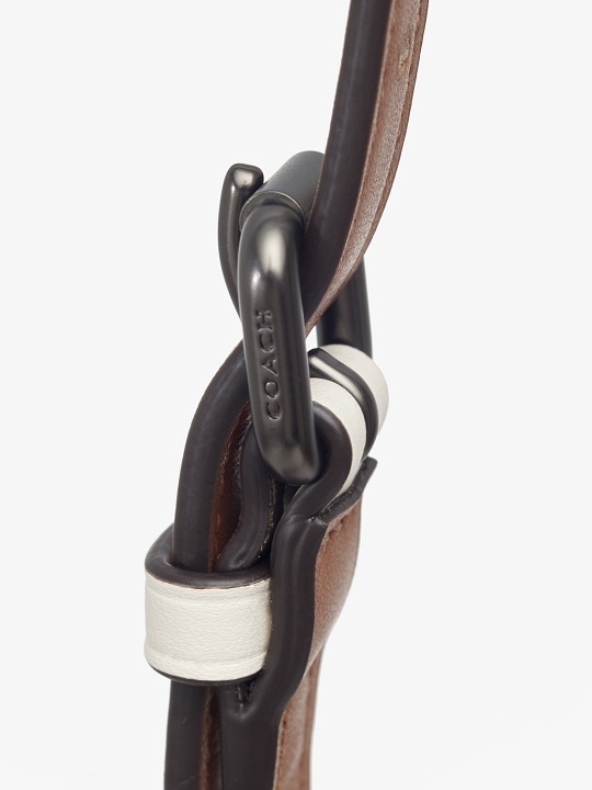 Strap Wearing 4