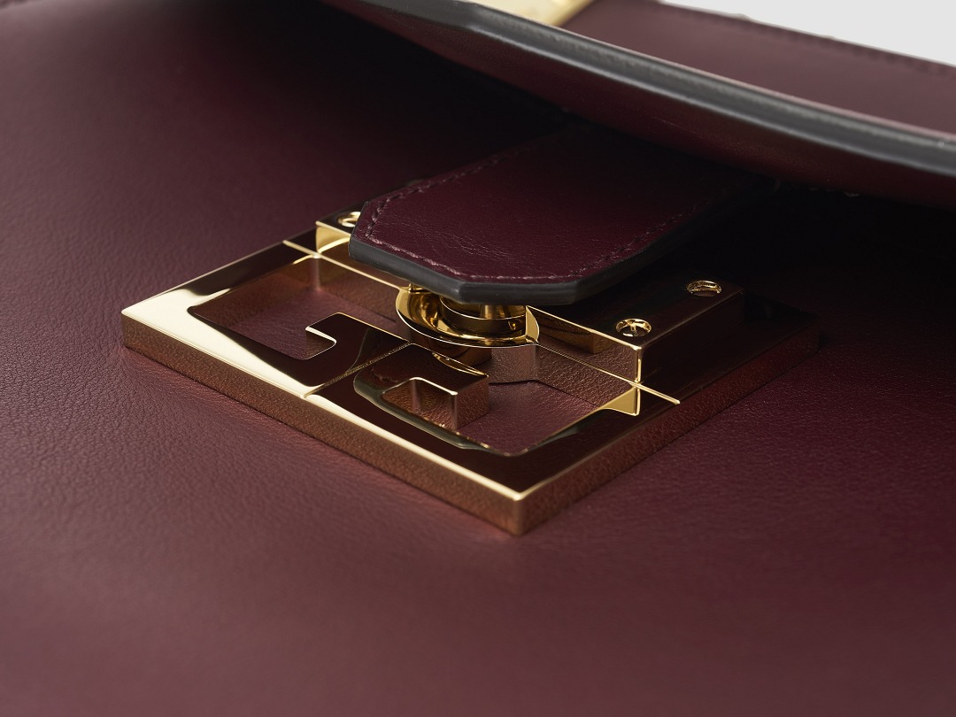 Mystic Bag clasp detail