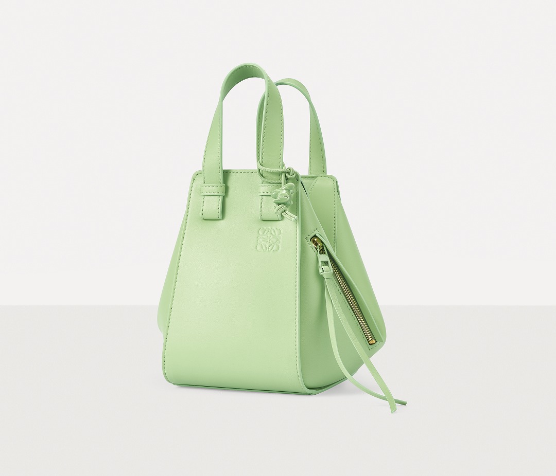 LOEWE Hammock Bag Detail
